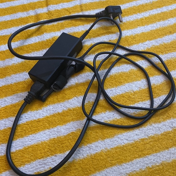 HP LAPTOP - Picture 4 of 8